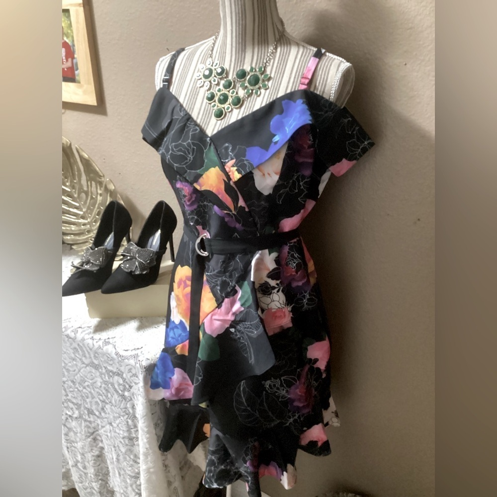 City Chic Floral Off-Shoulder Dress - Picture 4 of 15